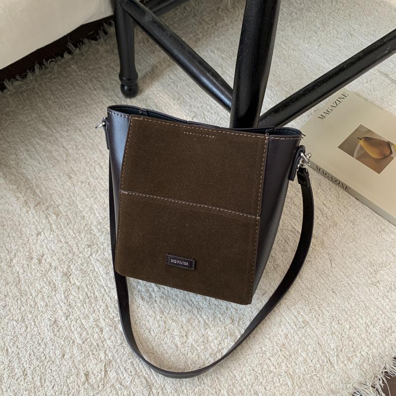 

Retro leopard print fashionable versatile shoulder bag women s 2025 autumn and winter new high-end commuter messenger bag