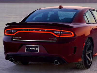 Dodge Charger - Krom Bagaj Kaplaması - Bagaj Kapağı Vurgusu - Premium Araç Arka Detayı - Parlaklık Artırıcı