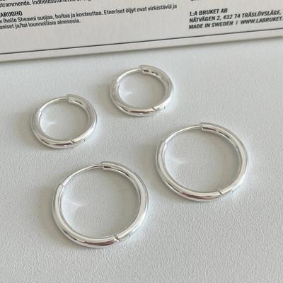 / Einfacher täglicher Ringohrringe aus 925er Silber, 2mm, zum Einrasten