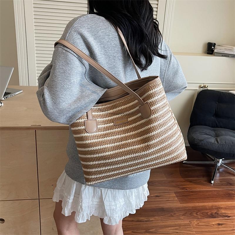 Woven Bag Women's New Large-capacity Seaside Straw Bag Versatile Shoulder Tote Bag Large-capacity Underarm Bag