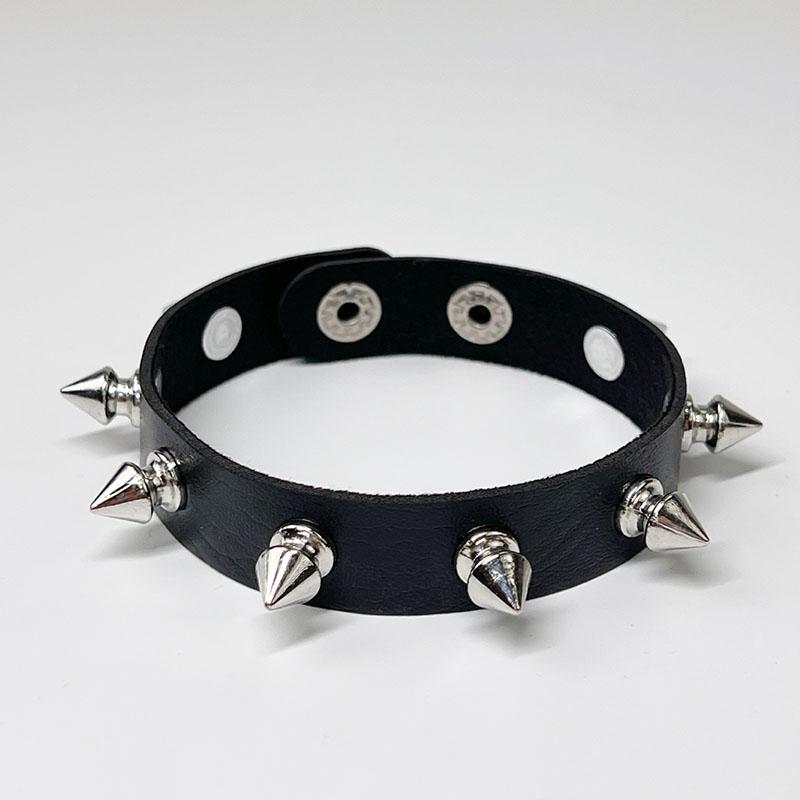 Cool Gothic Rock Rivet Wristband Vintage Biker Hand Cuff Bracelets New 2pcs Punk Spike Skull Leather Bracelet Wome Men