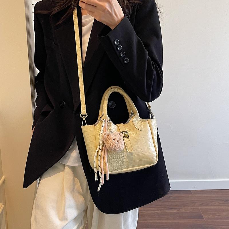 Fashion Versatile Handbag New Shoulder Messenger Bag