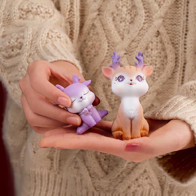 Mini Reindeer Statue Cartoon Fawn Elk Pattern Figurine Animal Cake Topper Desk