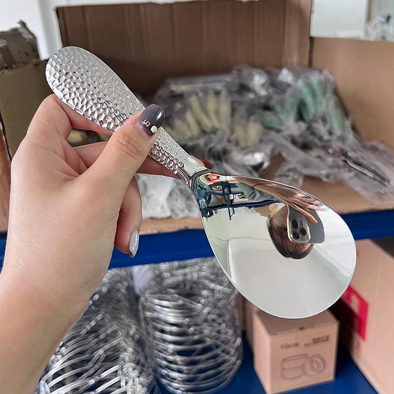 Zahuštěná nerezová lžíce na rýži v japonském stylu Vařič na rýži s dlouhou rukojetí Špachtle Bufetová naběračka Kuchyňské náčiní pro domácnost