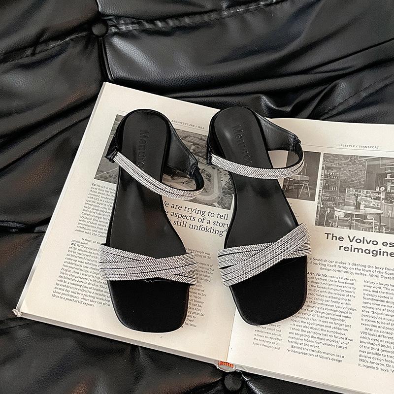 Модные универсальные темпераментные шлепанцы стразы квадратный носок тонкий ремешок тонкий каблук сандалии женские летние темпераментные на танкетке высоком каблуке крутые шлепки 35 3489₽