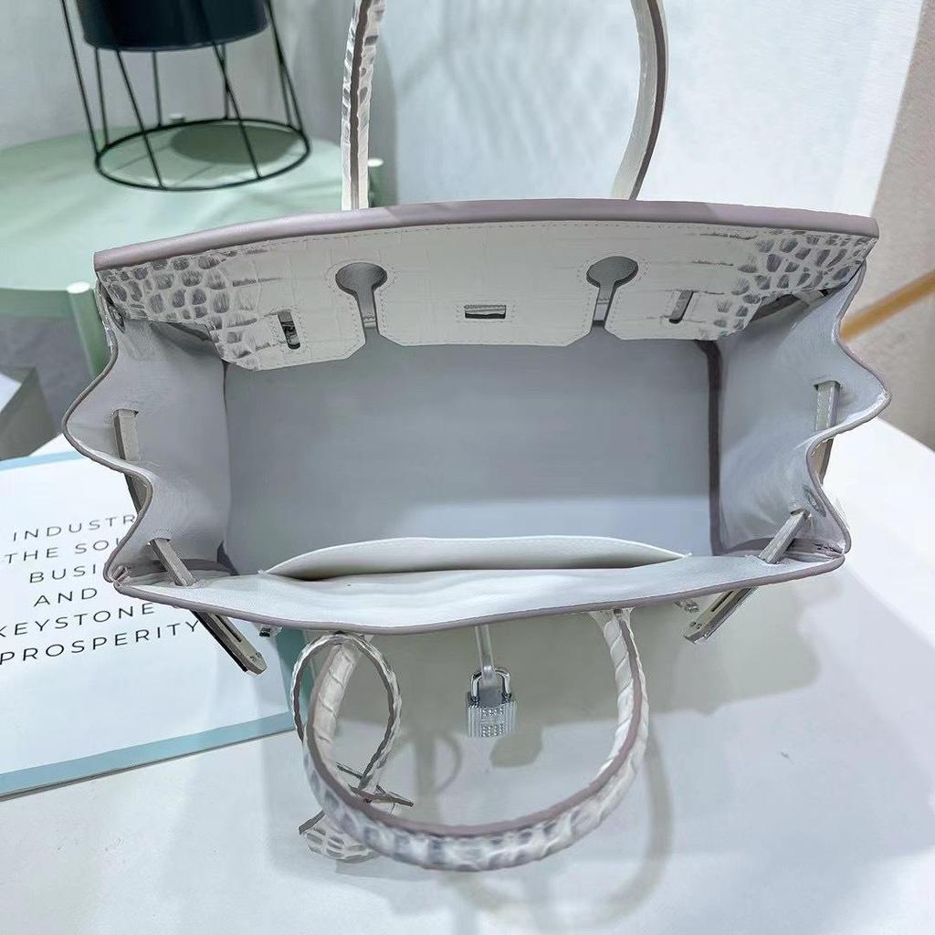 Retro Crocodile Crossbody Handbag with Diamond Buckle for Women