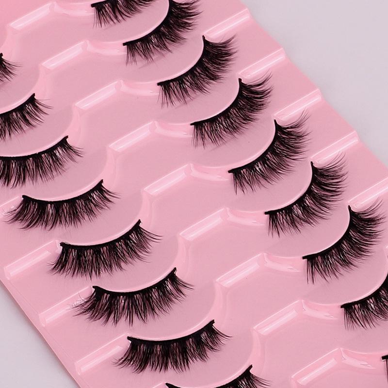 

Накладные ресницы DD Russian Curled - 10 пар густых, натуральных, изогнутых ресниц.