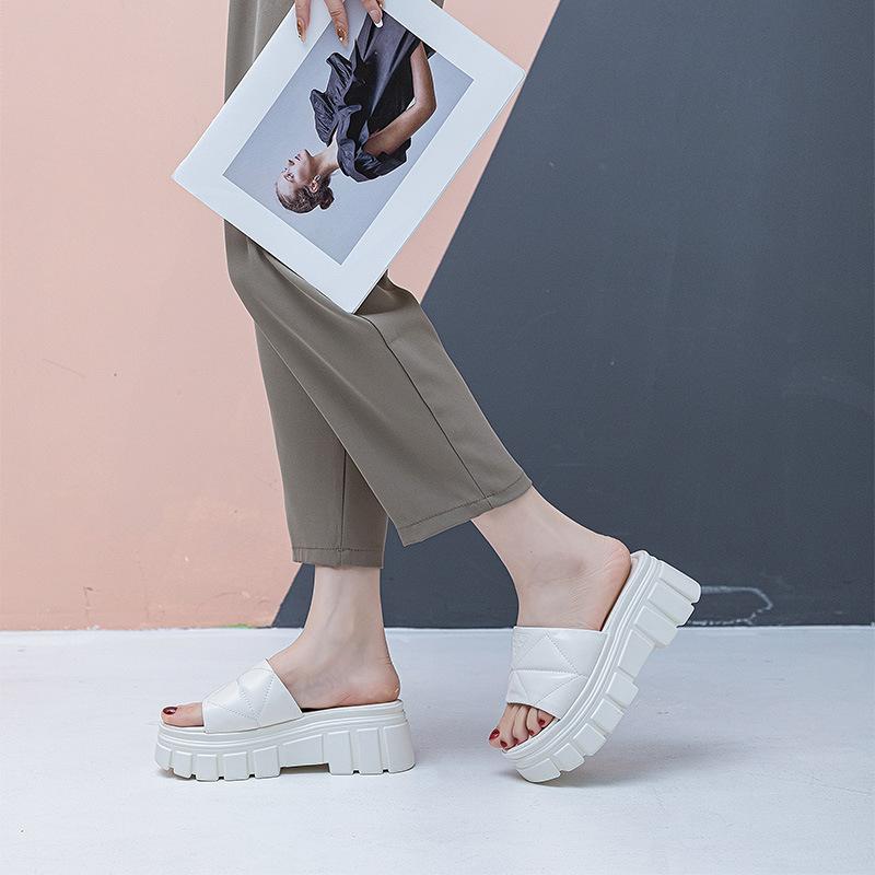 Wedge heel slippers women's summer 2025 new versatile outer wear fashion high-heeled muffin shoes thick-soled inner height-enhancing cool slippers