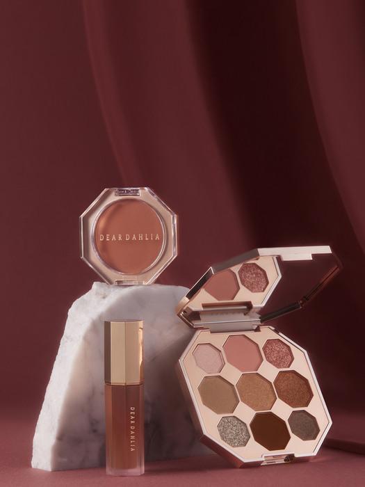 DEARDAHLIA Petal Touch Plumping Lip Velour