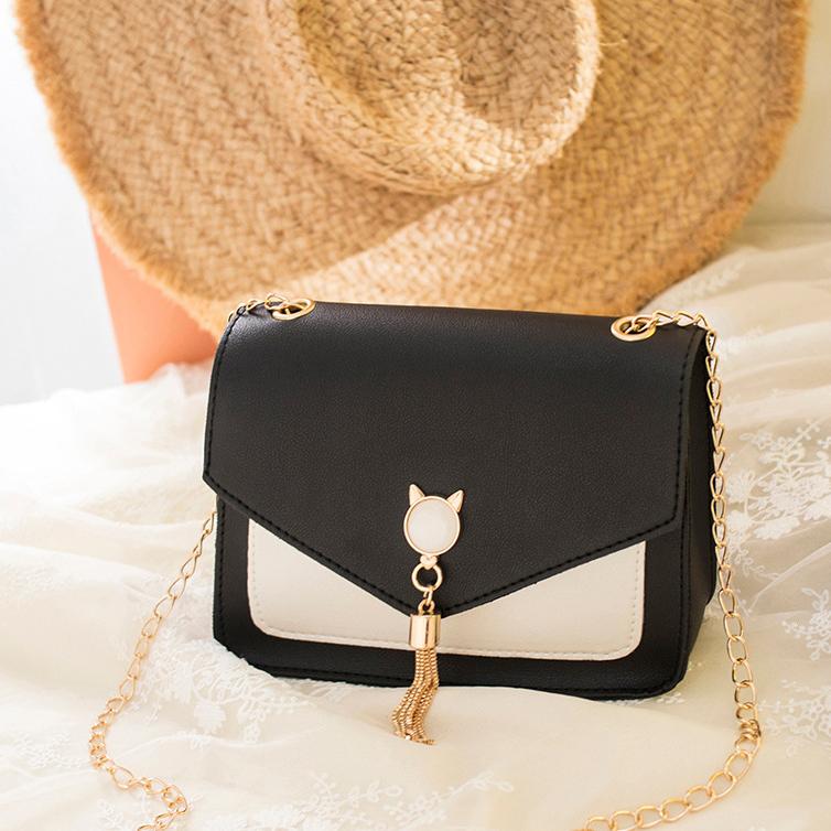 

Свежая и милая модная сумка. Маленькая квадратная сумка. Универсальный клатч контрастного цвета. чёрный