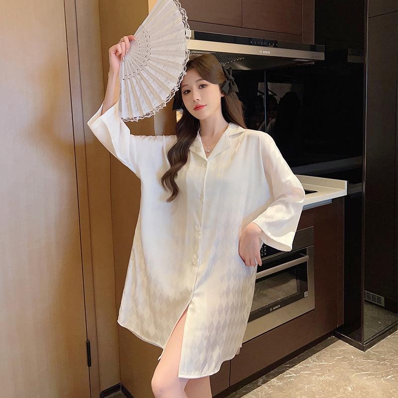 

Summer plaid simple ice silk nightdress lapel cardigan shirt skirt long sleeve spring and autumn thin fashion pajamas women One size fits all білий