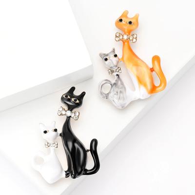Moda esmalte dois broches de gato, personalizado criativo acessórios de roupas femininas corsage pinos de animais