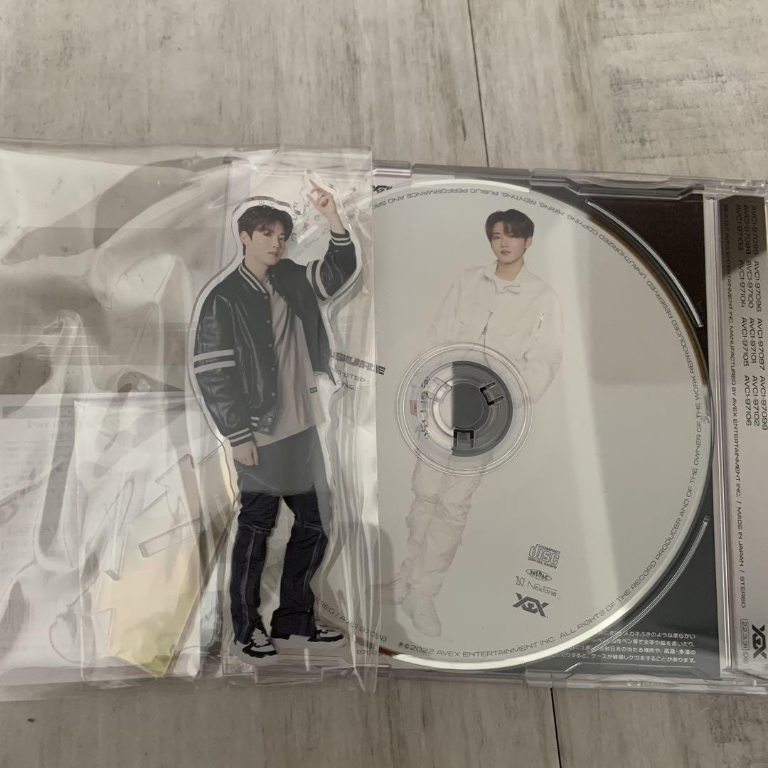 

[USED] THE SECOND STEP CHAPTER ONE Junkyu with acrylic stand