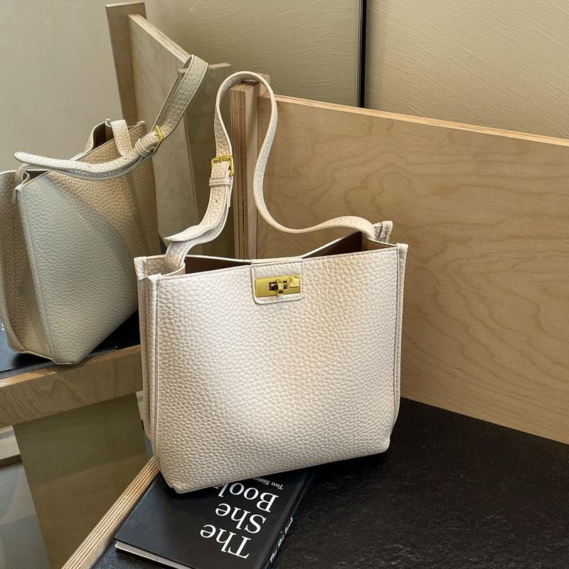 Bag Women's Large Capacity Underarm Bag 2025 New Fashion One-shoulder Bucket Bag Retro High-end Texture Crossbody Bag