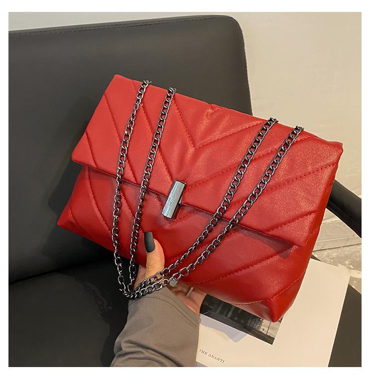 Retro Bag 2025 New Simple and Fashionable Autumn Chain Messenger Bag Diamond Shoulder Small Square Bag