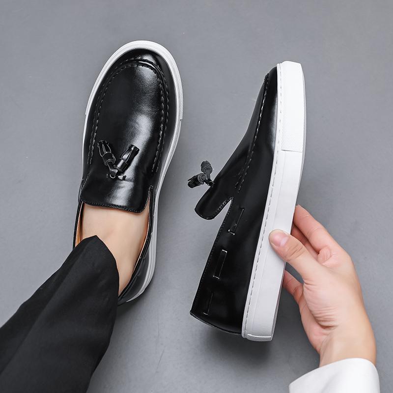 Fashion Spring New Men Comfortable Set with Tassel Small Leather Shoe Fashion Brand Thick Bottom Round Head Anti Slip Sports Board Shoes