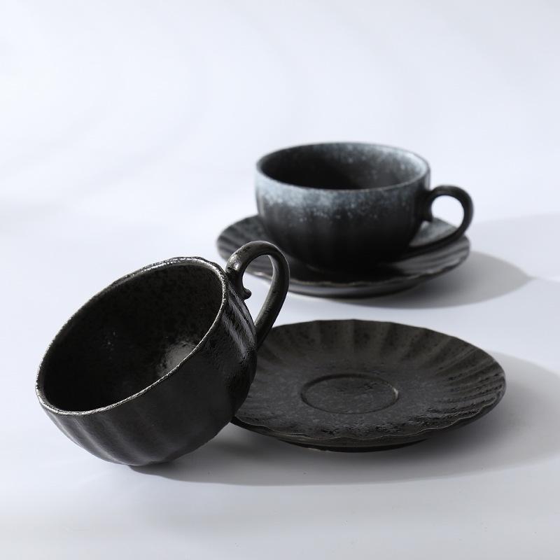 Ретро японский керамический набор для кофе с блюдцем - Легкая роскошь, дизайн подглазурью.