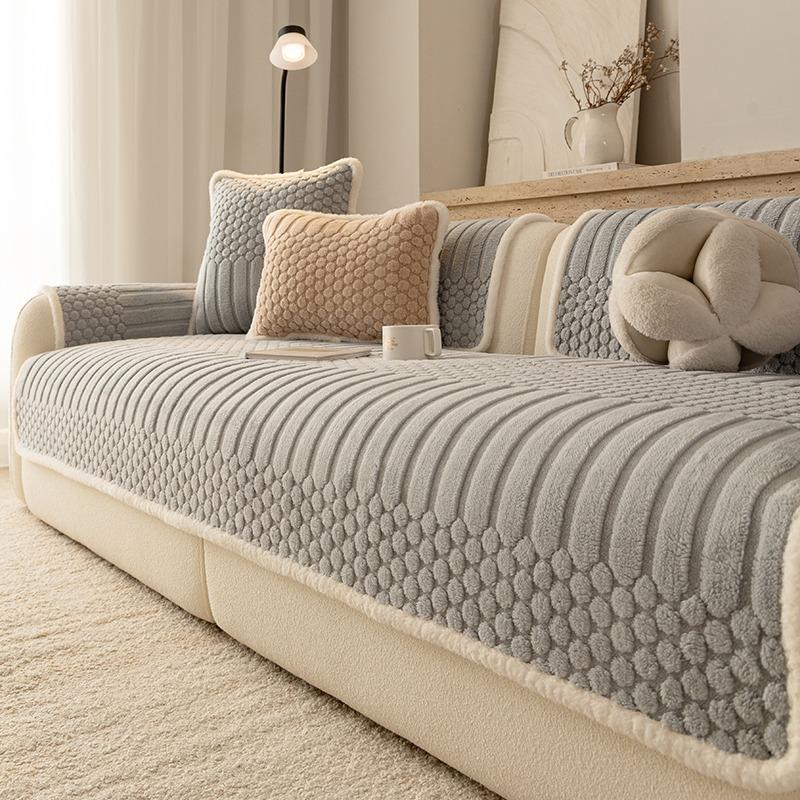 

Creamy Fluffy Binding Tuffed Fleece Thickened Warm Non-Slip Sofa Cover, Cozy Sofa SlipCover Towel for Living Room Couches 70x70cm світло-сірого кольору