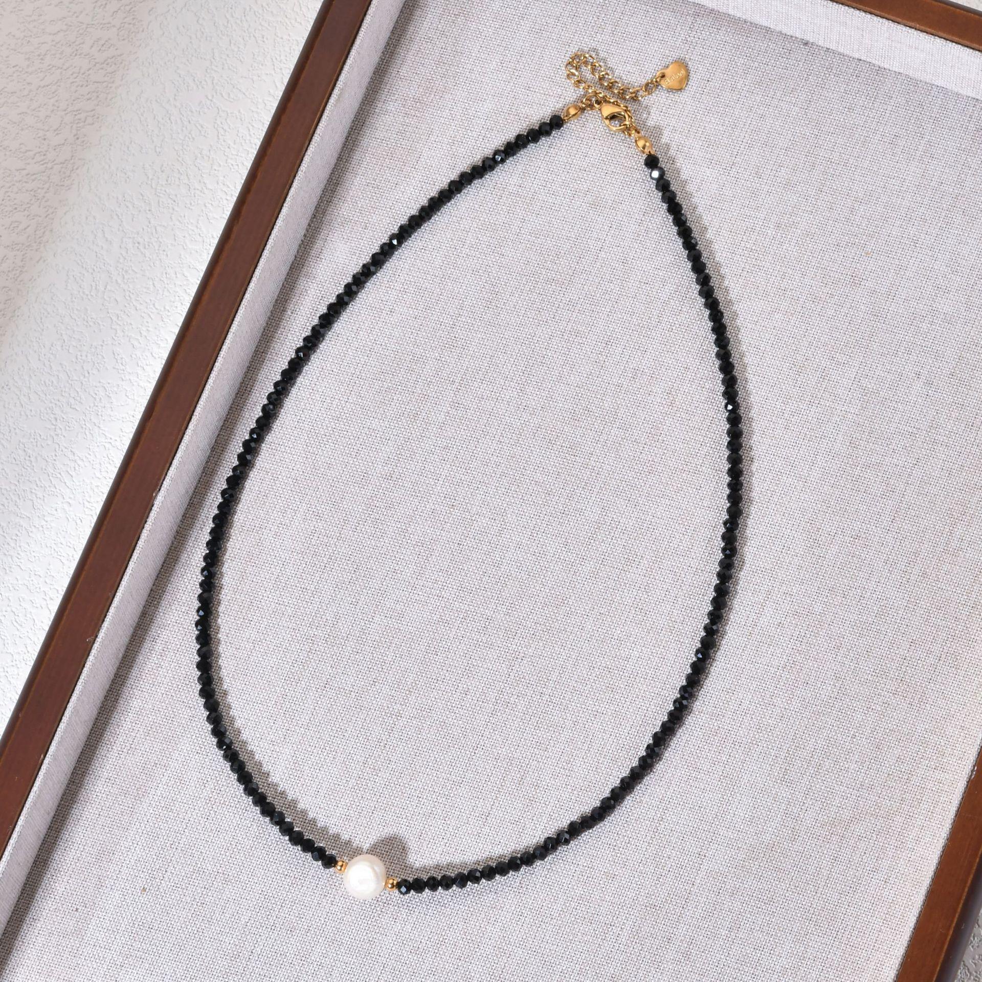 Freshwater Pearl & Black Crystal Necklace: Simple, Versatile, Trendy Collarbone Chain for Women