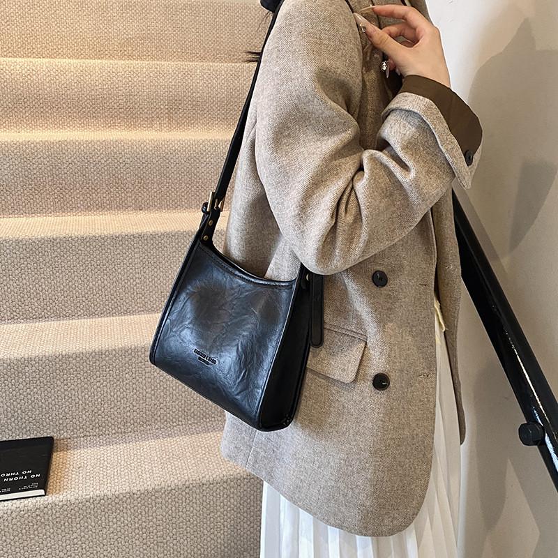 Stylish Vintage Fashion Tote Bag For Women Spacious Commuter Design In Black Brown White