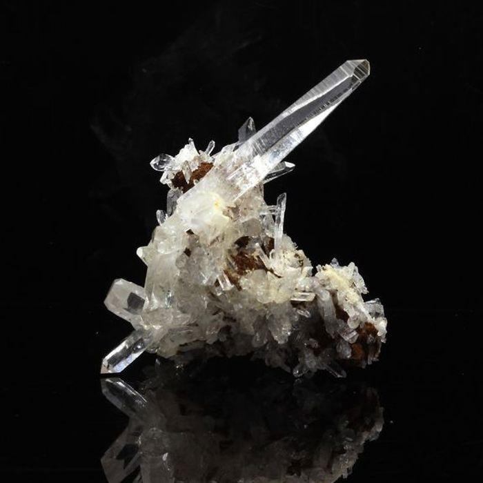 Pierres et Minéraux. Quartz Muzo. 66.1 ct. Vaulnaveys, Isère, France.