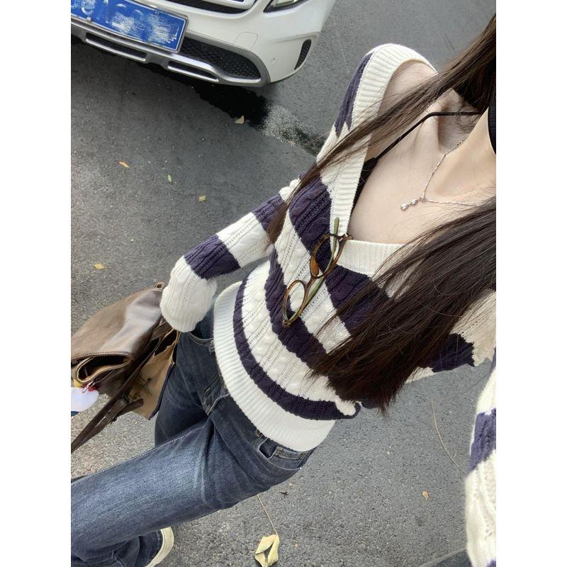 

2025 New V-neck Stripes Sweater Women s Autumn and Winter Fancy Contrast Color Inner Wear Base Knitwear Silm Tops Blue and White Stripes] S
