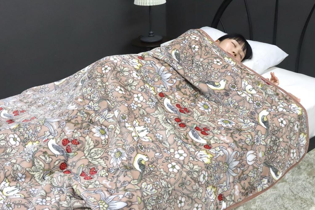 Romance Kosugi Meyer Matching Blanket, Single (140 x 200 cm), V&A (Victoria & Albert Museum) William Morris "Strawberry Thief" Pattern, Beige