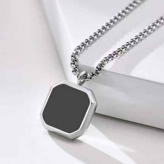 European & American Square Mirror Pendant Titanium Steel Necklace with Polished Photo Frame Design серебряный