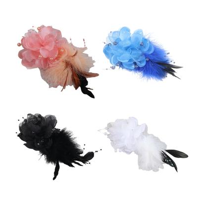 Federblume Brosche Elegantes Design Wasserdichtes Synthetikgewebe Schneller Clip Reversnadel Geeignet für formelle Anlässe