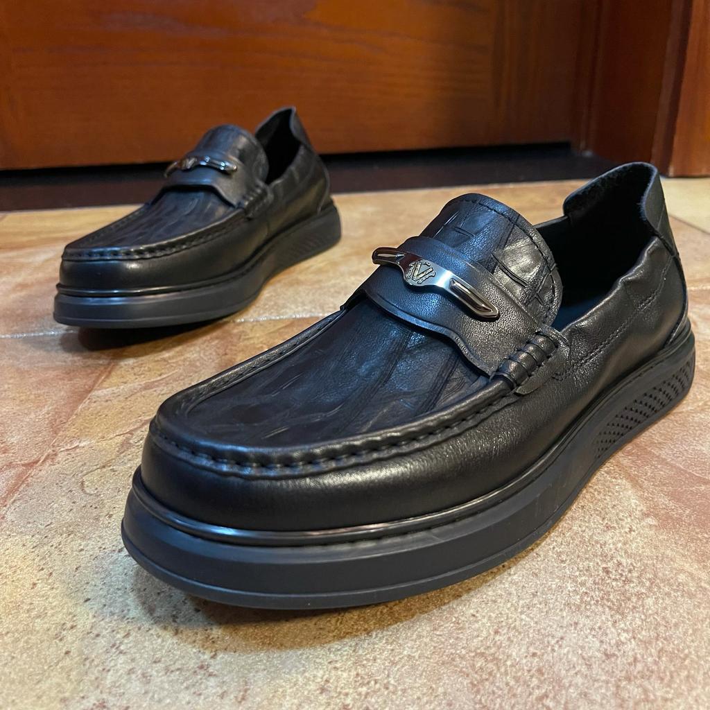 Men's Genuine Cow Leather Slip-On Loafers Business Casual Shoes Comfortable Leather Footwear for Professional Settings