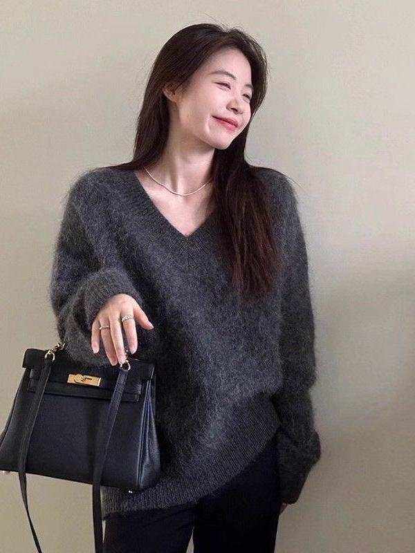 Women's Gray V-Neck Mohair Sweater - Cozy Autumn/Winter Knit Pullover