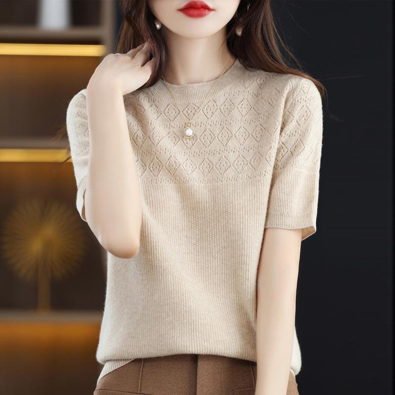 

Женская трикотажная футболка с круглым вырезом и короткими рукавами на весну и осень - универсальная, свободная посадка, утягивающий дизайн XXL бежевый