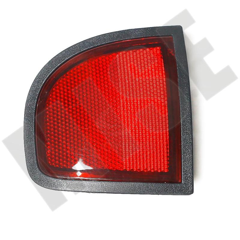 Left / RIght Rear Bumper Taillight For Mitsubishi L200 2005-2015 Reflector Light Parking Brake Light Reflector Light 8355A015