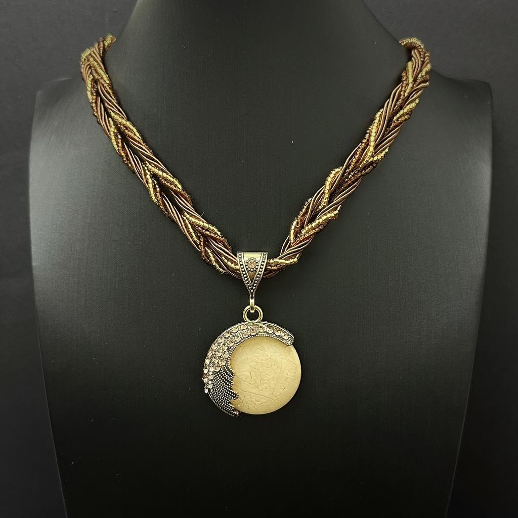 1PC European and American Bohemian style imitation gemstone pendant necklace handmade rice beads woven ethnic style retro sweater chain