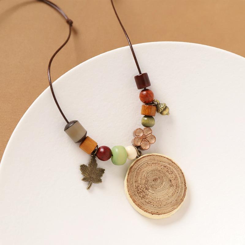 Retro literary necklace, natural plant fruit acorn pendant, long sweater chain, niche accessories