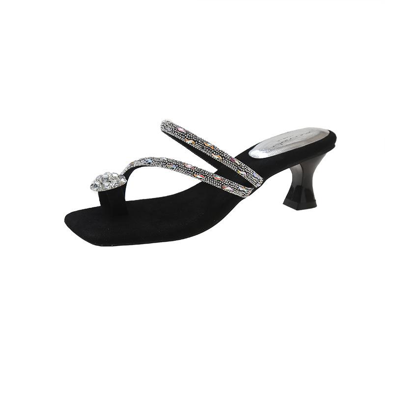 

Шлепанцы на среднем каблуке женские новые летние для улицы с юбкой модные на толстом каблуке со стразами крутые шлепанцы 40