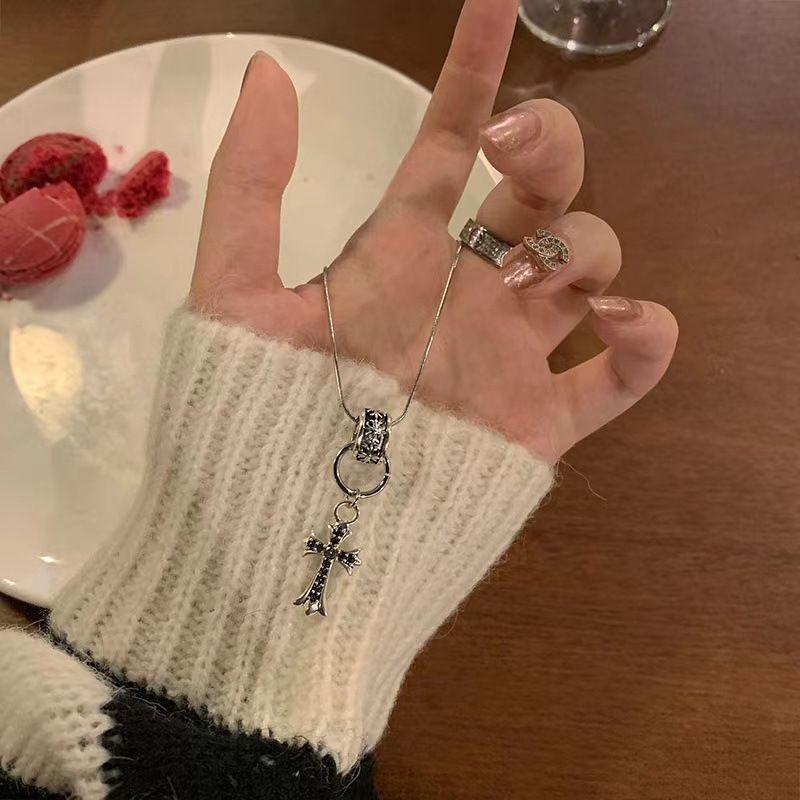 

Sweet Cool Sexy Style Cross Necklace for Women Fancy Light Luxury Minority Double Layer Twin Clavicle Chain Neck Chain Ornament Cross chain M