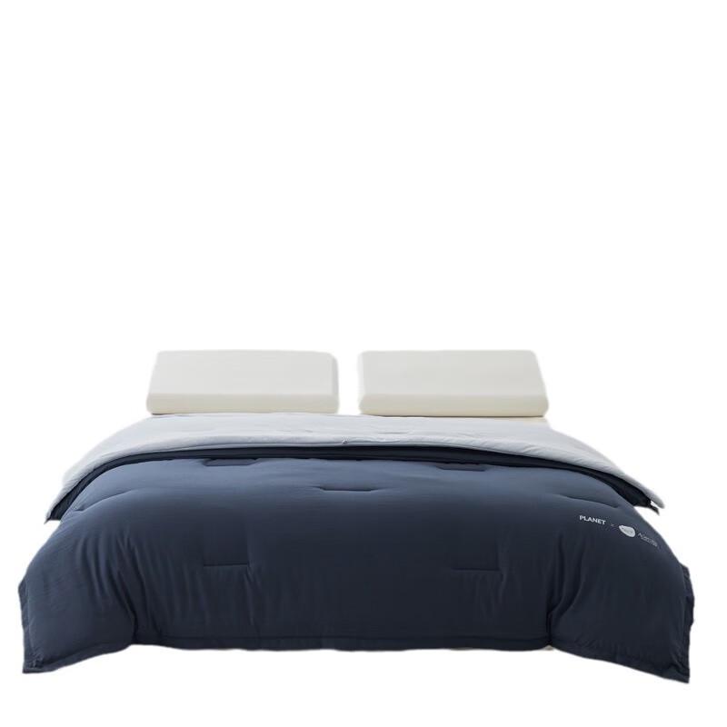Dreamy Planet Dual-Layer Temperature Control Comforter