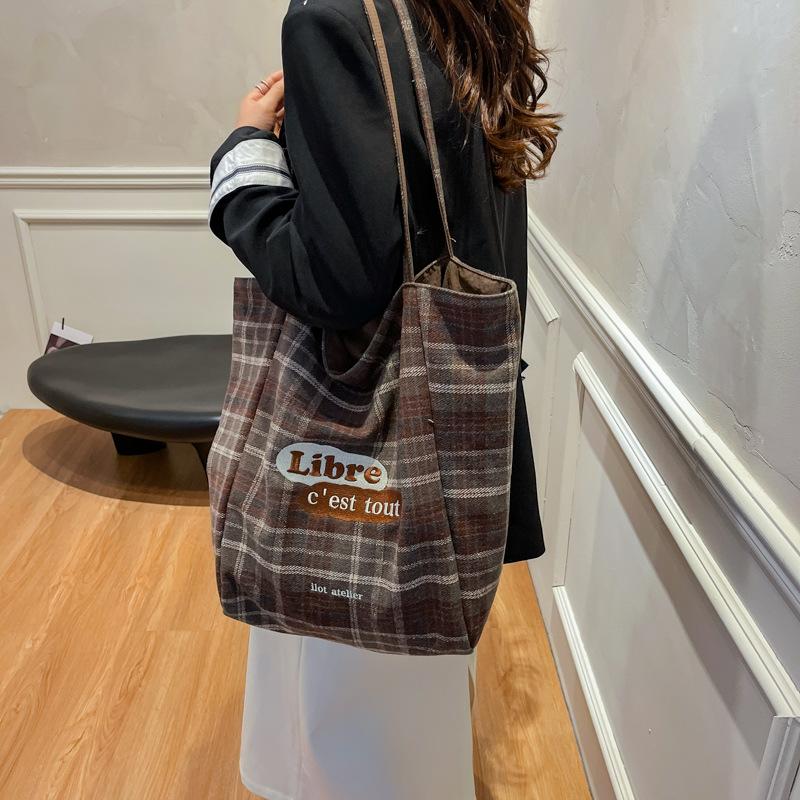 

Cute plush rabbit large capacity shoulder bag women 2025 versatile casual portable cloth bag tote bag commuter bag 28*13*37