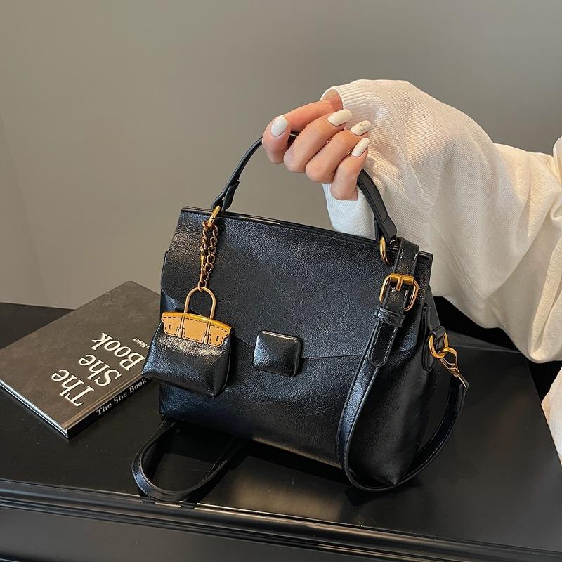 Winter New Women's Bags, Fashionable Versatile Underarm Bags, High-end Single Shoulder Messenger Bags, Trendy Commuter Handbags, Bags