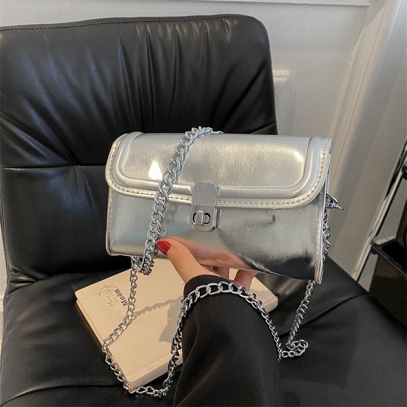 Elegant Soft Structured Small Shoulder Bag With Mobile Pocket Ideal For Every Occasion серебряный