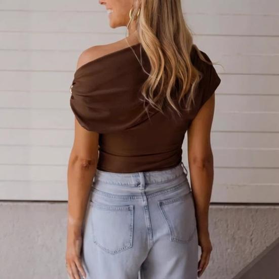 Women T-shirt Soft Stretchy Regular Fit Sloping Shoulder Short Sleeve Pullover Tops with Metal Design Party Vacation Casual Wear