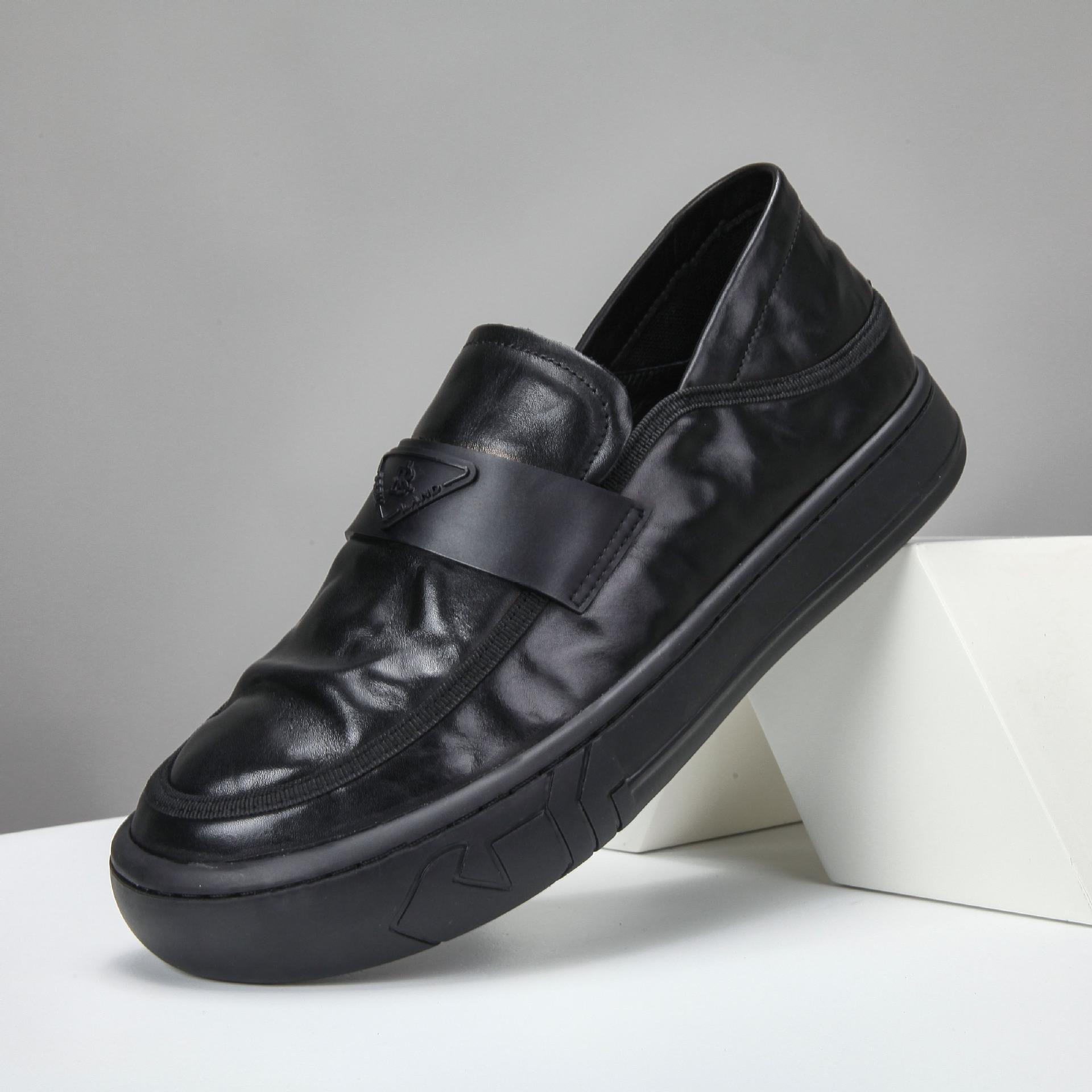 

Men s shoes spring new cowhide lightweight soft sole retro one-pedal leather breathable casual shoes 44 чорний