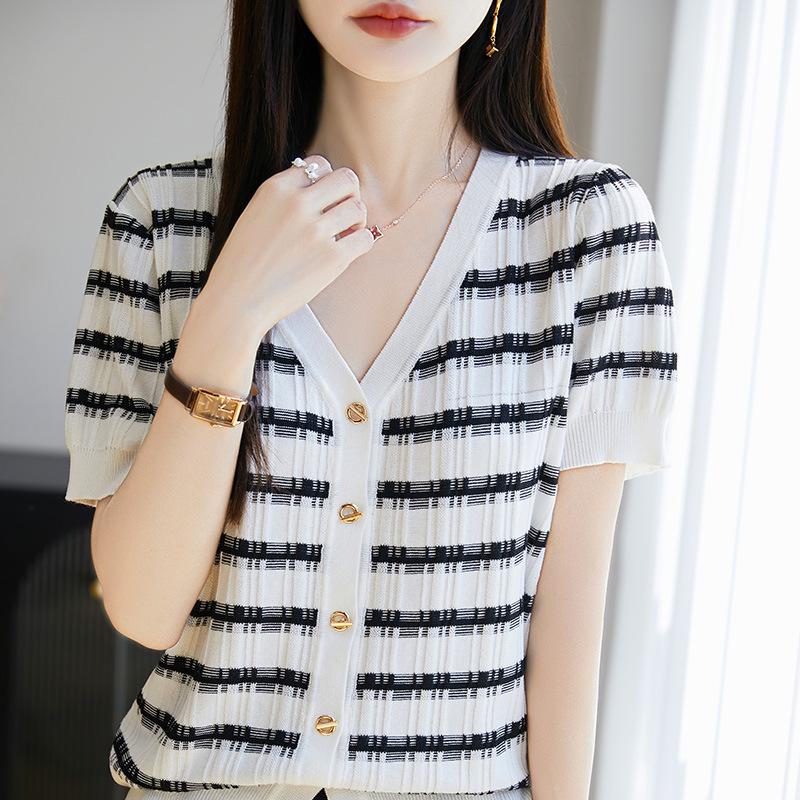 

Новый летний трикотажный топ Ice Silk с V-образным вырезом, короткими рукавами и полосками, который сделает вас стройнее и универсальнее S белый