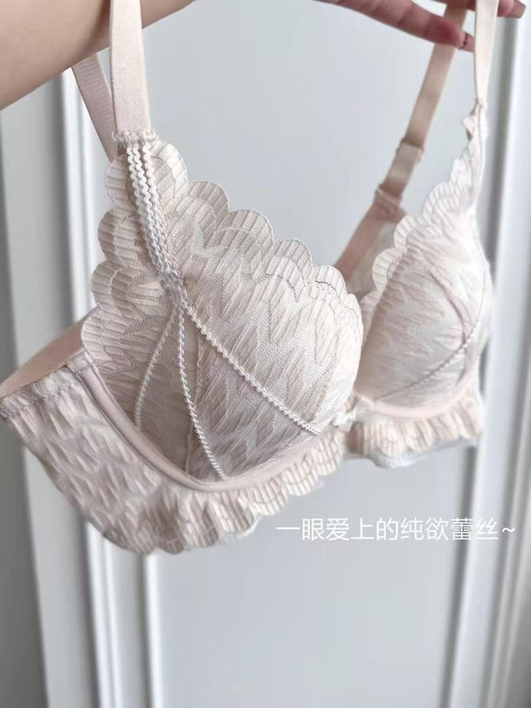 French pure lace sexy women without steel ring, double breasts, anti-sagging bra cover set burst
