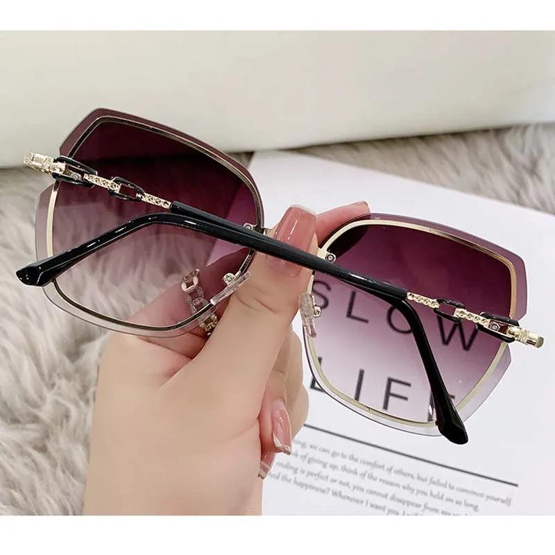 Classic Square Casual Fashion Sunglasses Women Men Vintage Stylish Oval Shaped Minimalist Female Male