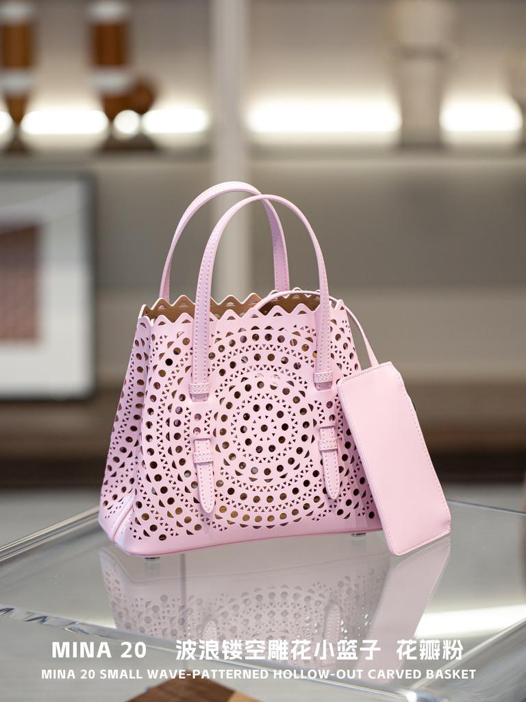 2025 New Arrival Small Cowhide Medium-sized Single Leather Strap Cross-body Bag With Adjustable Shoulder Strap Womens Bag