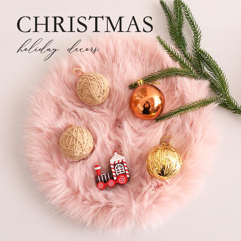 Christmas Tree Classic Skirt With Plush Fabric And Solid Color Design For Decor