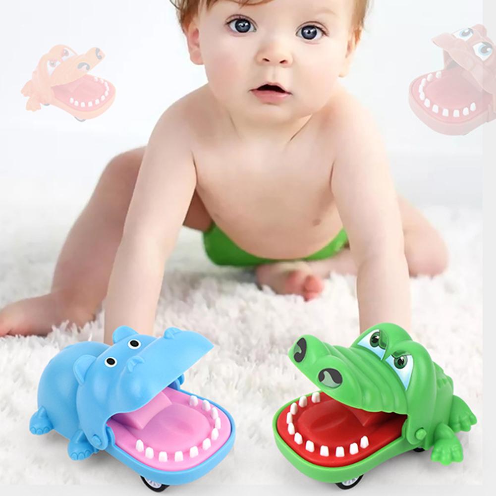 Pull  Back  Toy Cartoon Crocodile-shaped Bite Hand Toy Mini Pull Back Car Gift