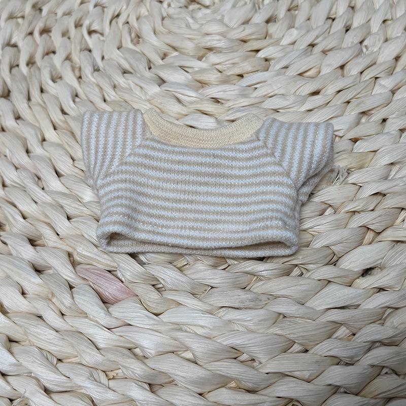 

Доступный: Комплект детской одежды с подвеской Лабубу, футболка с коротким рукавом, наряд для куклы и подходящие аксессуары. Doll Clothes Only